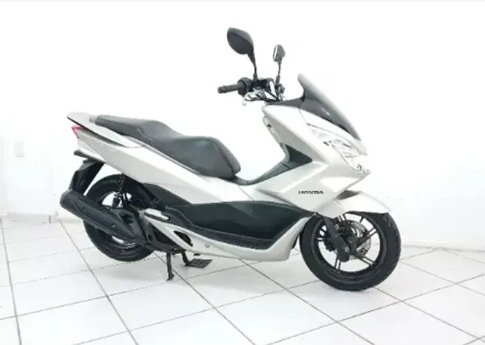 Honda PCX 150 Prata 2018 - com 18.000km - Automática CVT