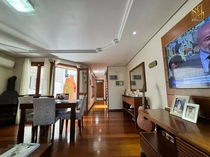 Casa encantadora com 3 dormitórios, suíte com banheira e espaço gourmet!