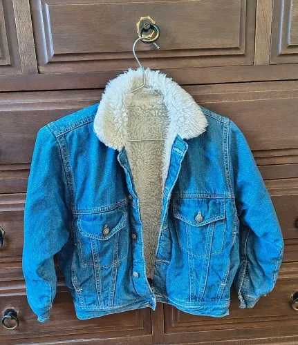 Jaqueta jeans infantil.