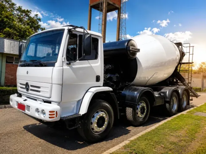Caminhão Mercedes 2726 8x4 Betoneira