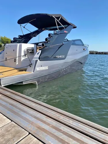 NX 270 Challenger 2023 com motor MerCruiser 4.5