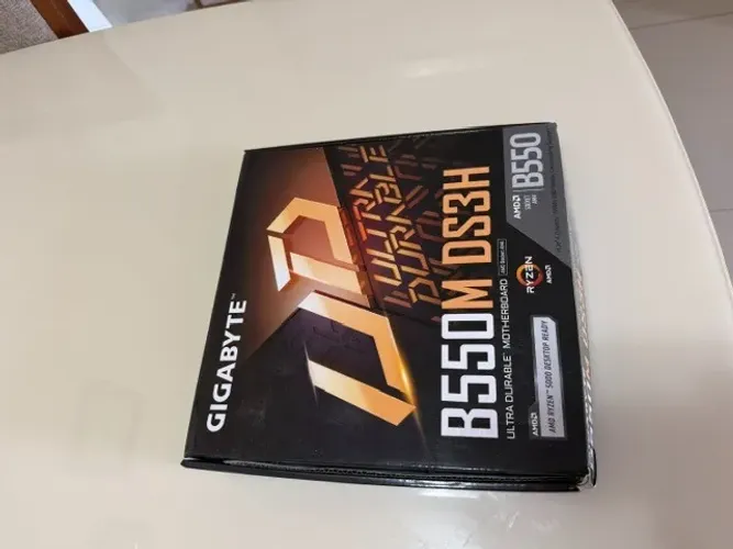 Placa-mãe Gigabyte B550M DS3H AM4 DDR4 ? com caixa