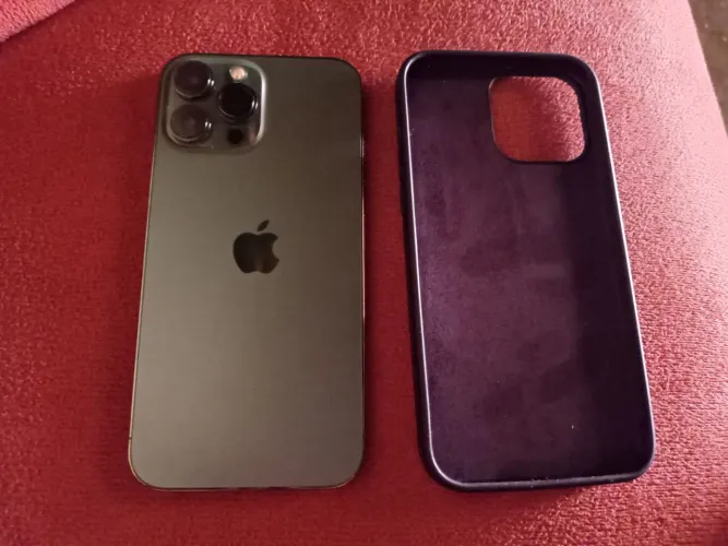 Vendo um iPhone 13 pro max
