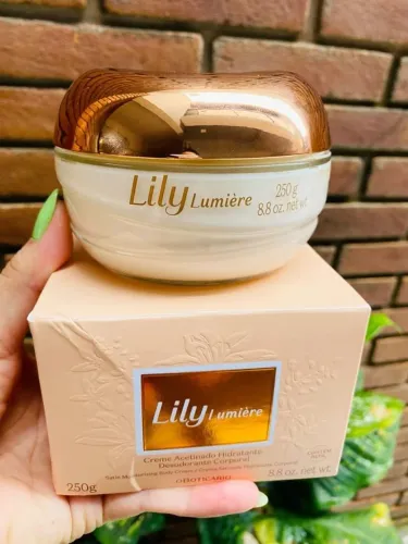 Hidratante Lily Lumiere 250g