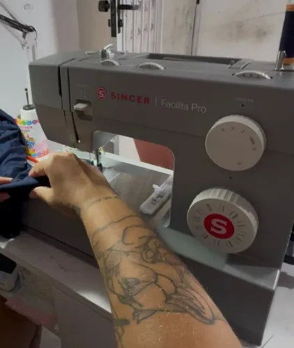 Máquina de costura usada somente duas vezes