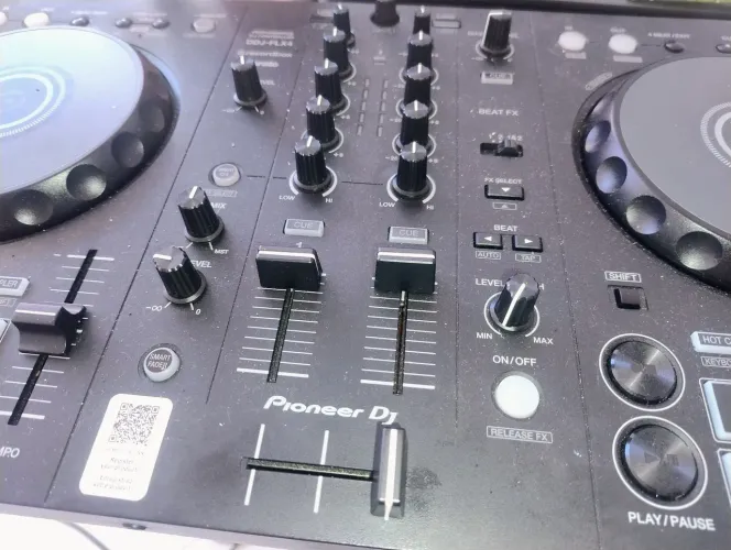 Ddj flx 4