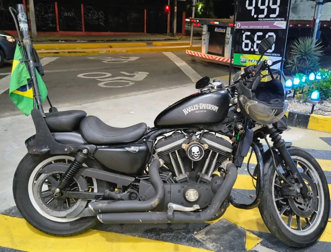 Harley 883R