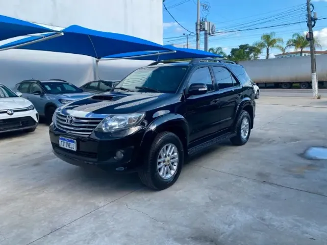 Toyota Hilux SW4 SRV D4-d 4X4 3.0 TDI Dies. AUT 2015