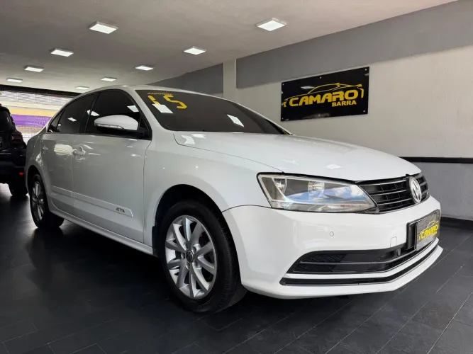 Volkswagen Jetta Comfortline 2.0 T.flex 8V 4P Tipt. 2015