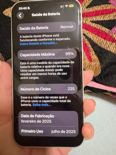 iPhone  16 e