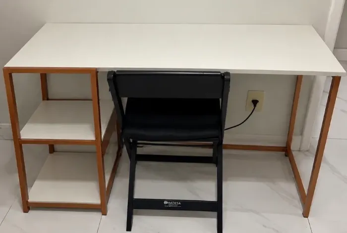 Escrivaninha com Estante Lateral (Estilo Industrial)