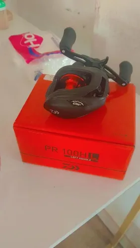 Vendo carritilha daiwa PR100. 450$ pra vender logo