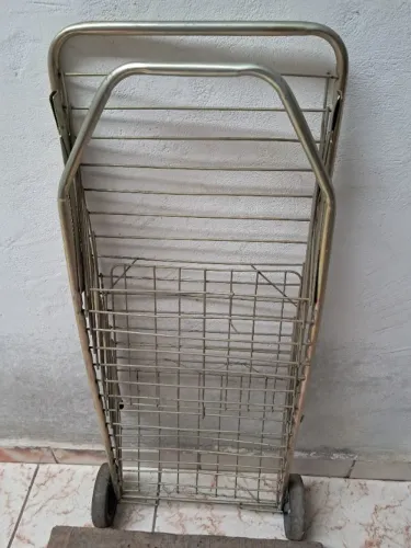 carrinho de feira de metal