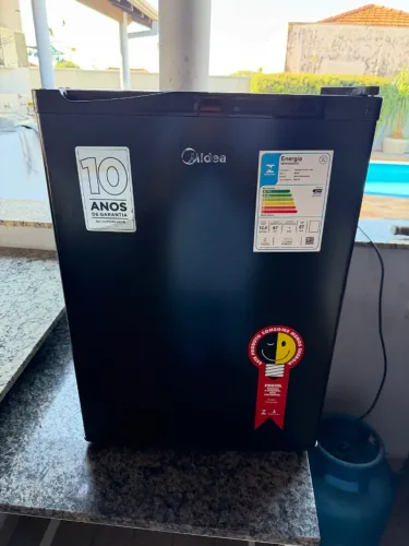 Frigobar midea 67L