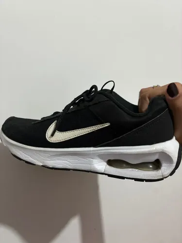 Tênis Nike Air Max INTRLK