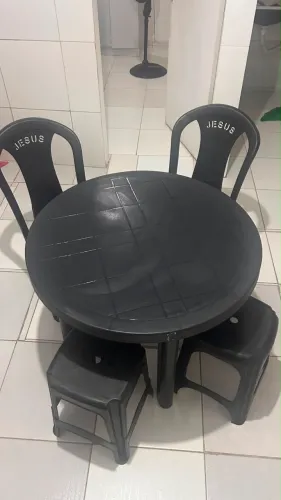 Mesa +cadeira +bancos
