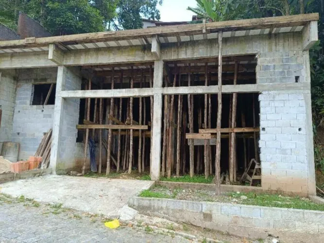 CASA RESIDENCIAL em RIBEIRÃO PIRES - SP, SUÍSSA