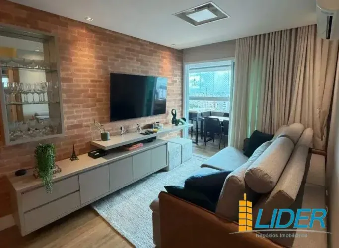 Apartamento à venda, 3 quartos, 1 suíte, 2 vagas, Santa Mônica - Uberlândia/MG