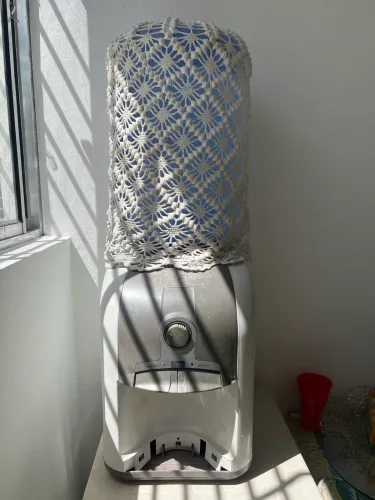 Gelágua de mesa refrigerado - água gelada funcionando