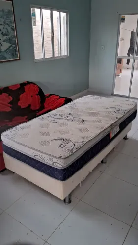 CAMA DE SOLTEIRO E COLCHÃO