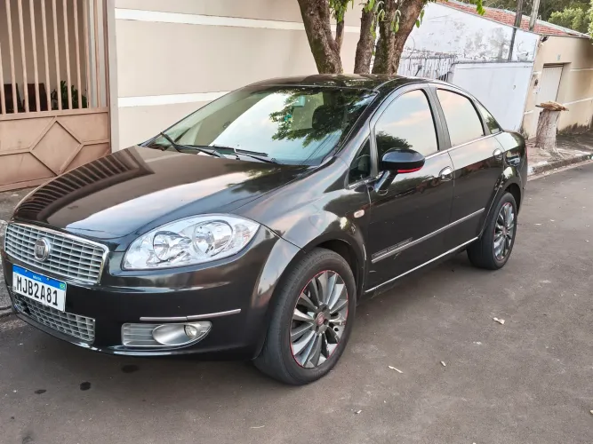 Fiat Linea Absolute 1.9/1.8 Flex Dualogic 4P 2011