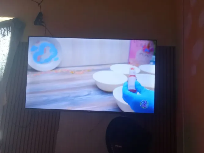 Tv 43 Polegadas está é perfeito estado 4 meses de uso