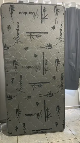 Vendo cama solteiro bem conservado