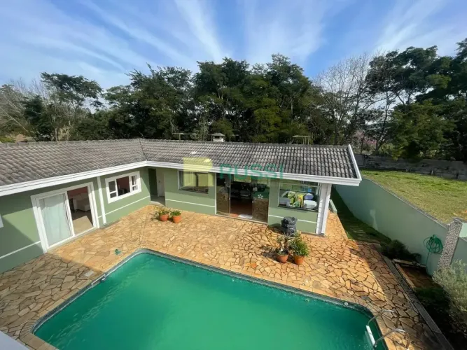 Sobrado com 3 dormitórios à venda, com 264 m² - Tapanhão - Jambeiro/SP