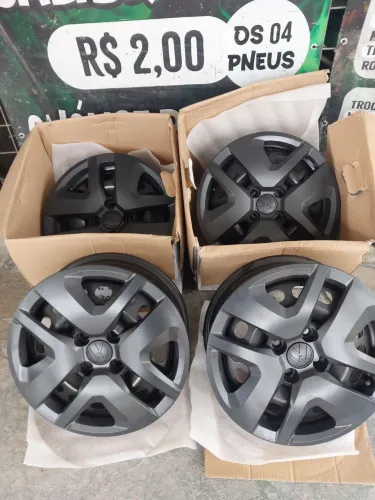 Jantes Originais VW do "TERA" com Calotas Aro 15 Novas