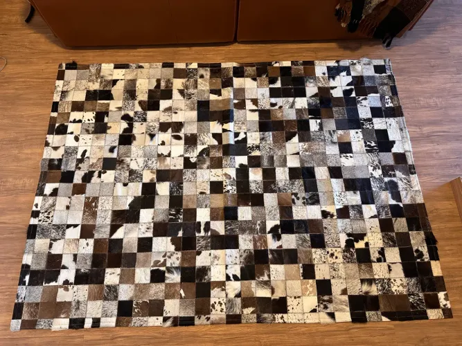 Tapete de Couro Quadriculado Malhado Tricolor: 193x140cm