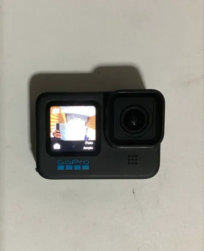 Câmera Gopro Black Hero 10 com carregador e 3 bateria e acessórios