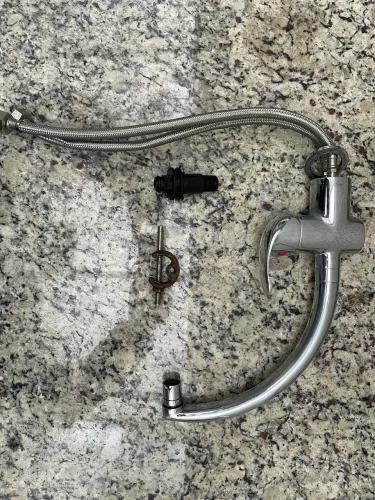 Torneira Lorenzetti quente e fria
