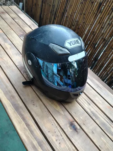 cCapacete moto da marca Yohe,