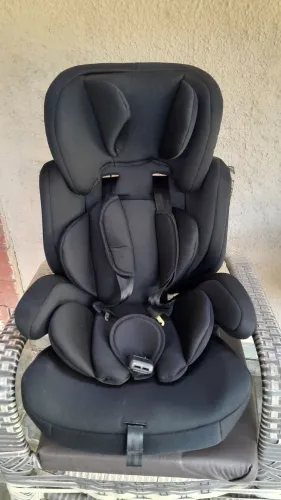 Cadeira de bebe para auto, Cor: preto Marca still9 a 18k Usada somente 3x sem marca de uso