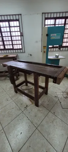 Bancada marcenaria maciça