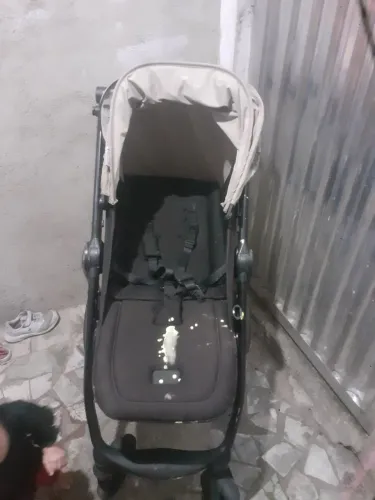 Vendo um carrinho de bebe em otimo estado