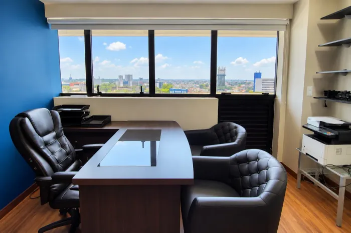 FÓRUM BUSINESS CENTER - SALA COMERCIAL MOBILIADA À VENDA NO ADRIANÓPOLIS