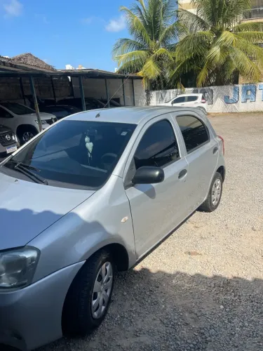 Toyota Etios X 1.3 Flex 16V 5P Mec. 2013