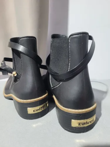 Bota colcci