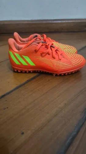 CHUTEIRA TAMANHO 32 TOTALMENTE NOVAS - ADDIDAS PREDATOR E UMBRO