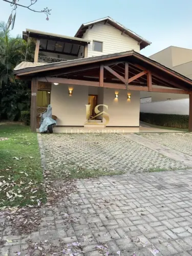 SOBRADO DE ALTO PADRÃO PARA LOCAÇÃO NO ALPHAVILLE I | VISTA PRIVILEGIADA PARA O LAGO