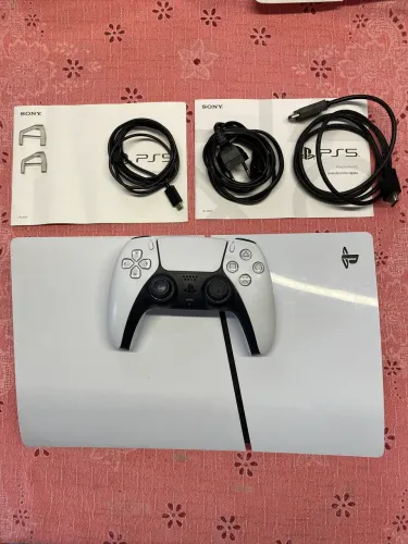 Playstation 5 slim Ed. digital na caixa