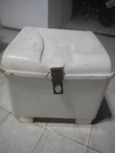 Vendo baú para moto