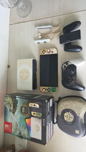 Nintendo Switch oled edição zelda