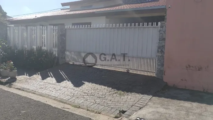 Casa à venda em Sorocaba-SP, Jardim Astro: 4 quartos, 2 suítes, 2 salas, 3 banheiros, 4 va