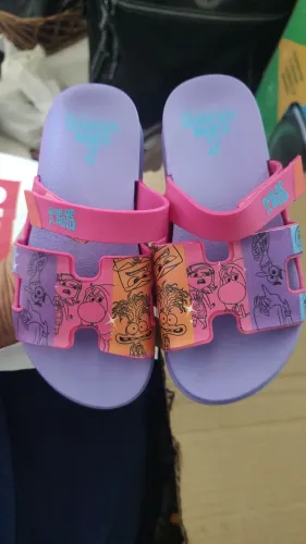 Sandália infantil divertidamente 2