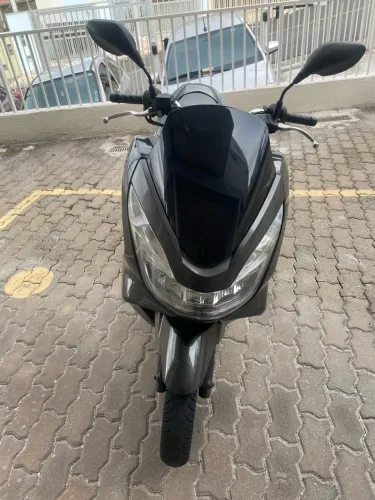 Moto de garagem