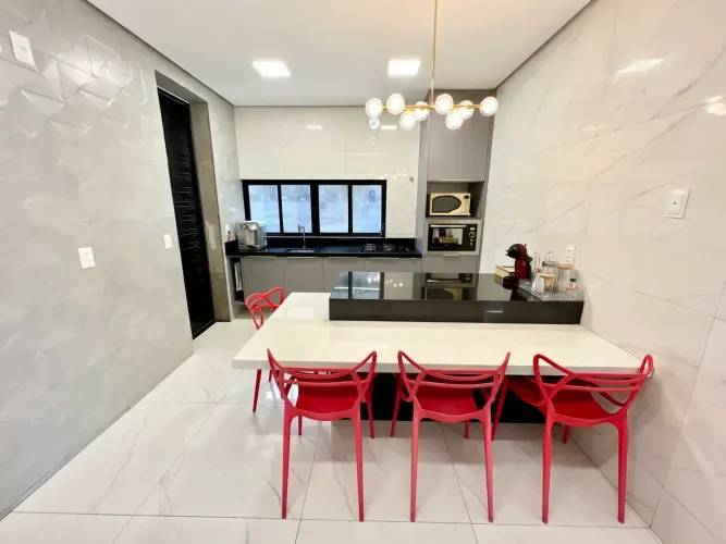 Casa em condomínio 274m² com 04 quartos a venda no Uruguai