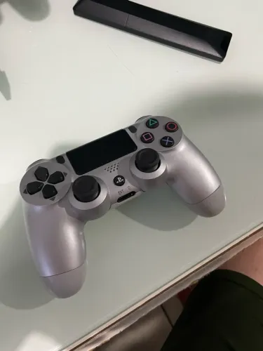 Controle de ps4 (não oficial) prata