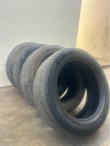 4 Pneus Michelin 215/55R17